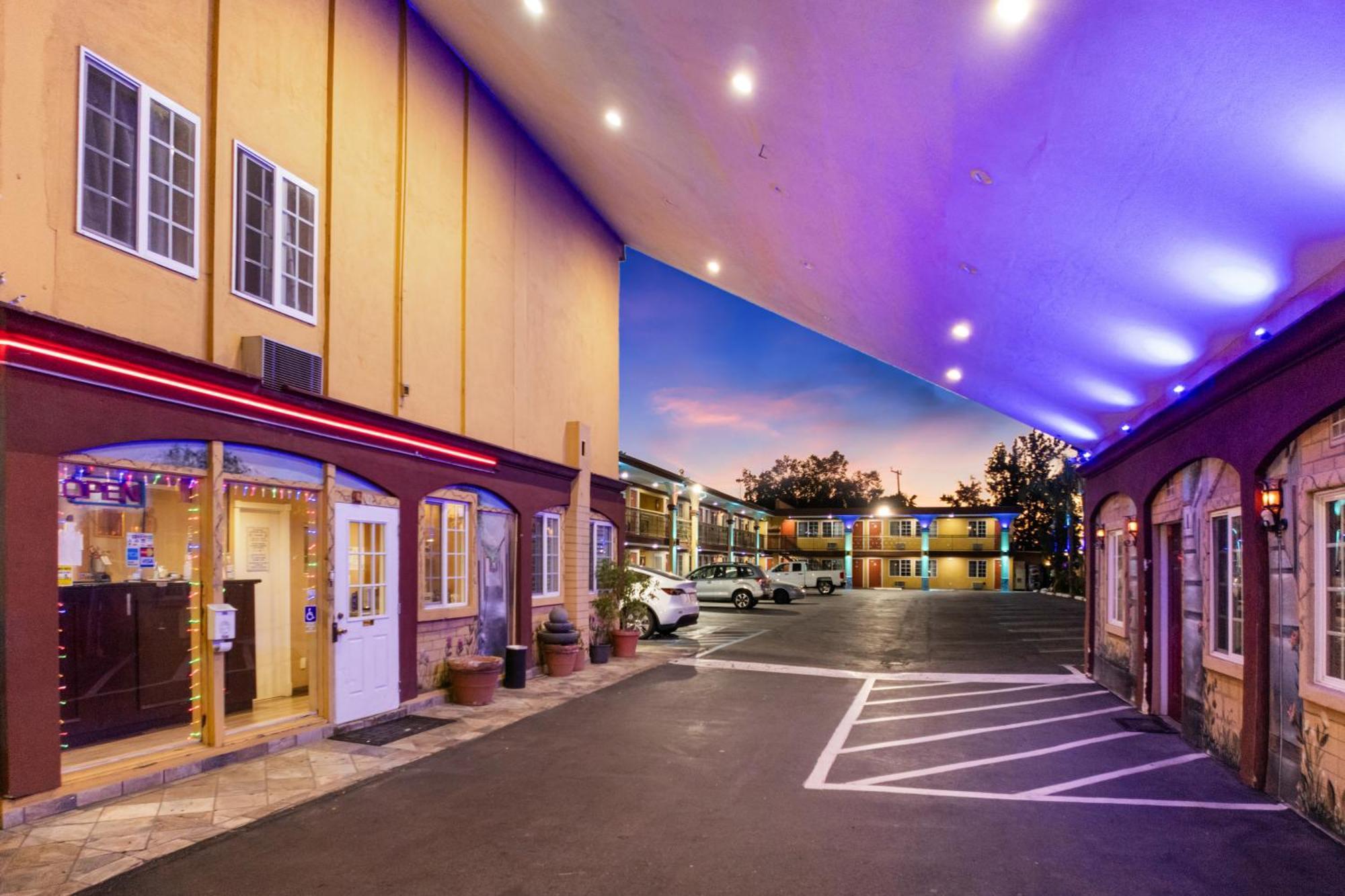 Sky Palm Motel - ออเรนจ์ ภายนอก รูปภาพ