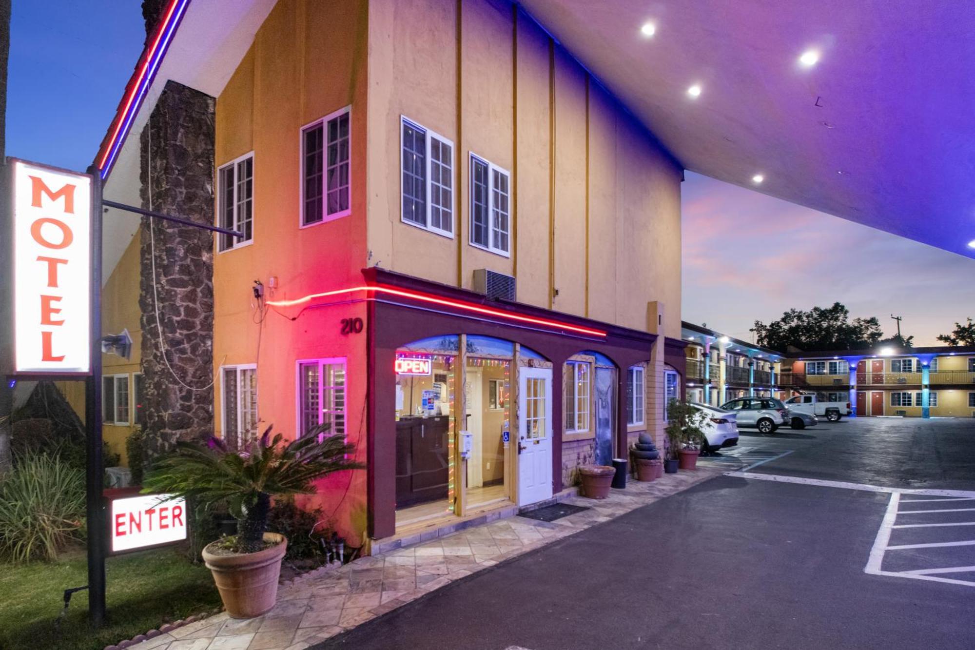 Sky Palm Motel - ออเรนจ์ ภายนอก รูปภาพ