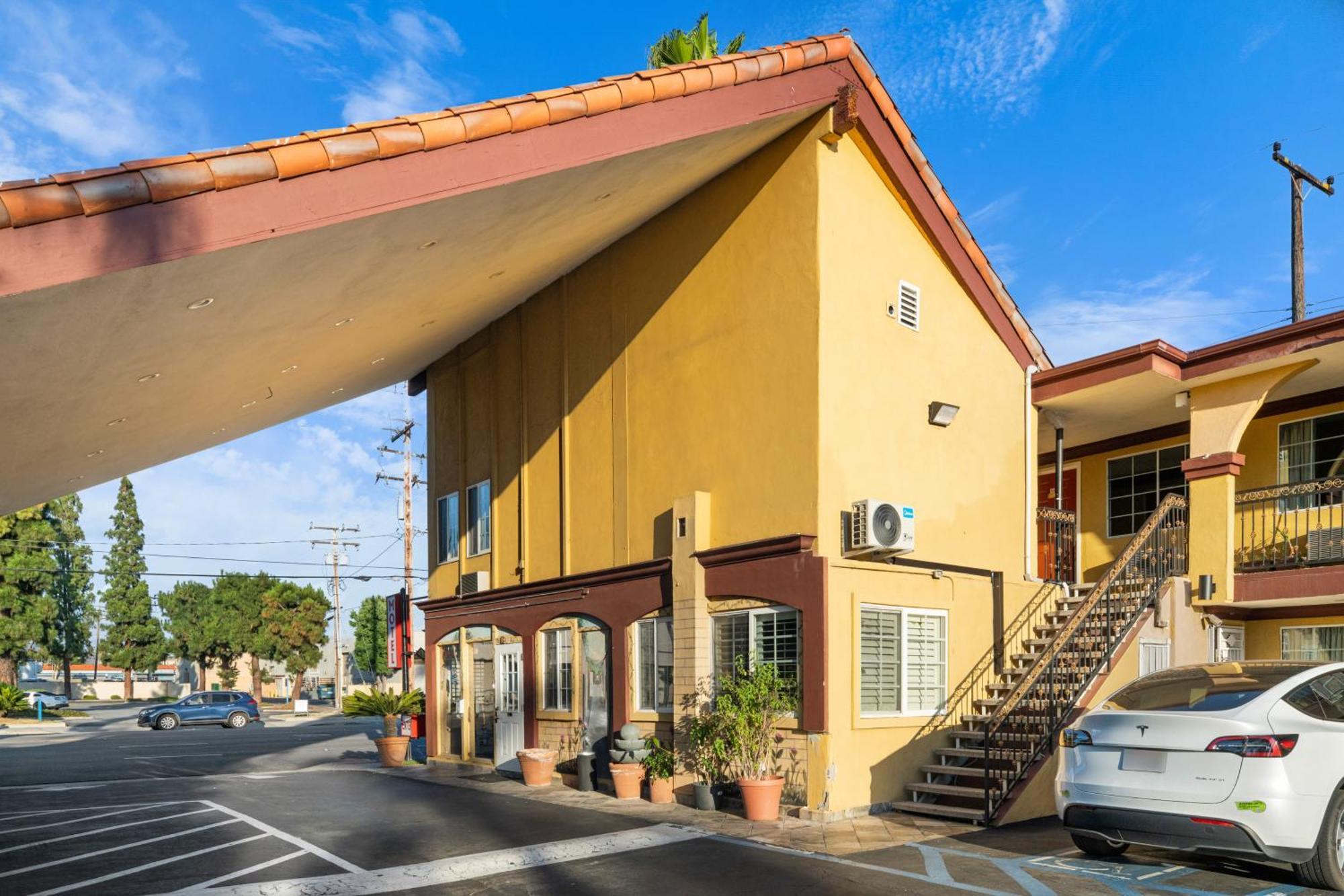 Sky Palm Motel - ออเรนจ์ ภายนอก รูปภาพ