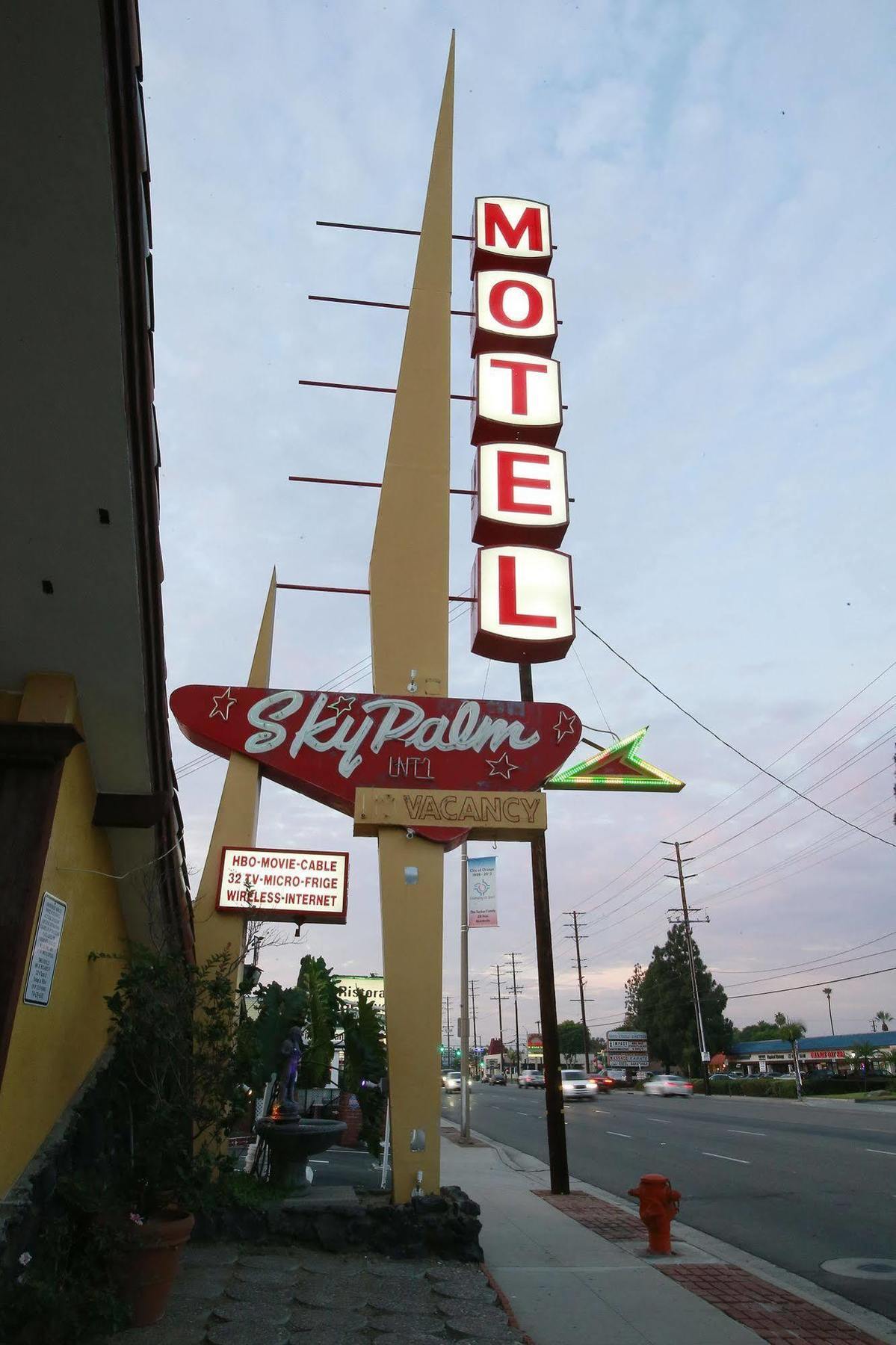 Sky Palm Motel - ออเรนจ์ ภายนอก รูปภาพ